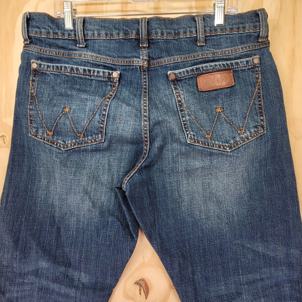Wrangler Retro Relaxed Boot Jeans Mens 36x30 Blue Excellent Used Condition - Picture 5 of 7